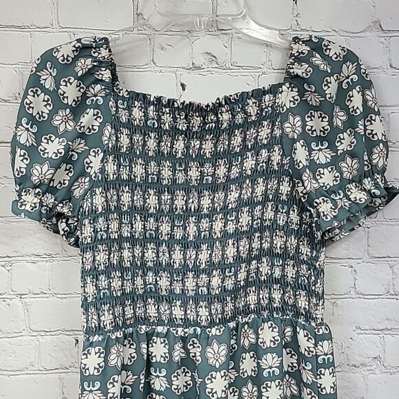 Loft Petite Gray Floral Smocked Babydoll Puff Short Sleeves Mini Dress Cute SP - Picture 7 of 10